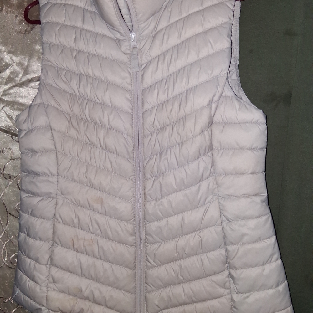 Old Navy White Quilted Puffer Vest